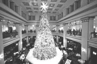 Marshall Field Christmas Tree.png